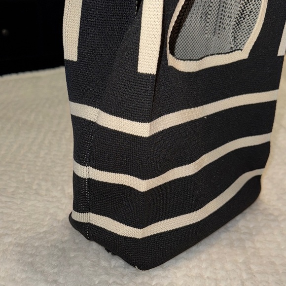 🖤 NWOT Black & Cream Knit Mini Tote Bag - Picture 6 of 9